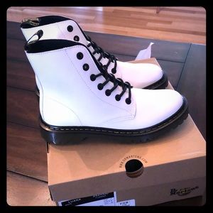 Brand new Dr Martin Luana Boots